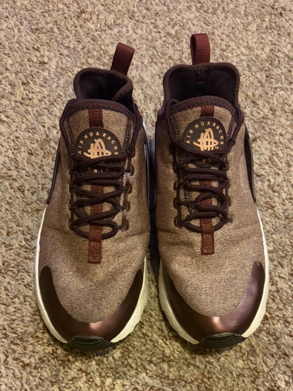 Women’s Nike Air Huarache tennis shoes
